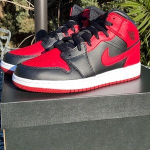 NEW Air Jordan 1 Mid Cute Red Black Banned